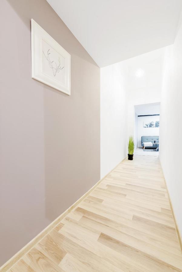 Citystay Narutowicza Lodz Apartment Bagian luar foto